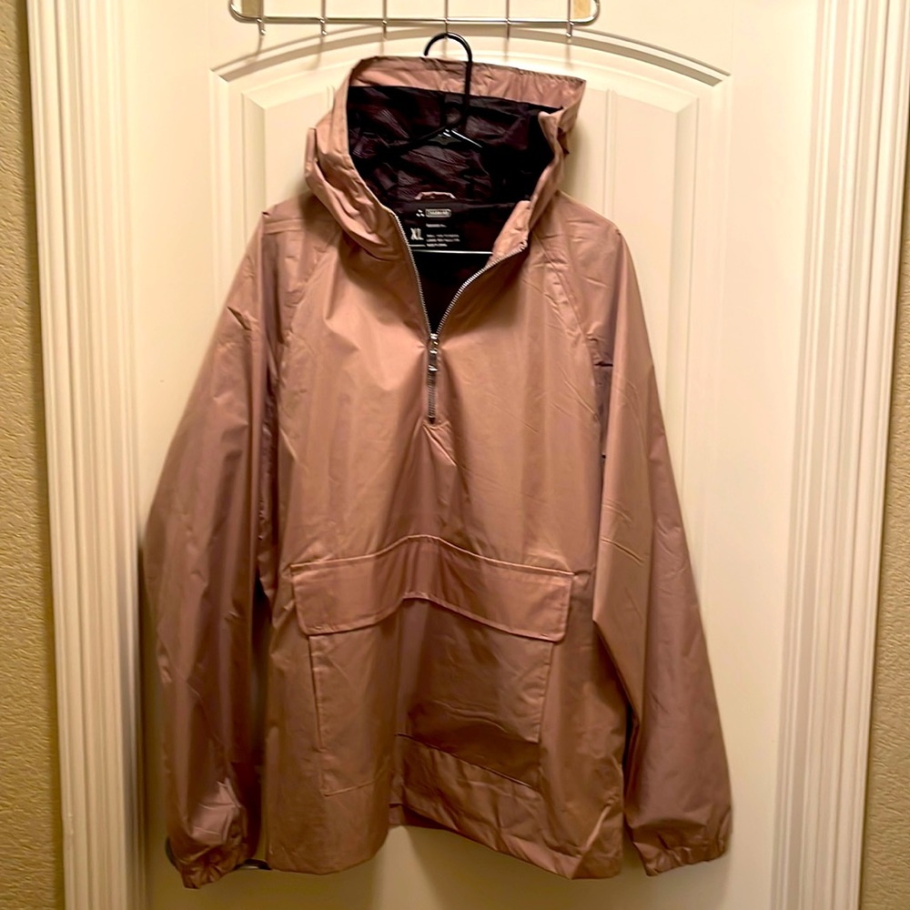 Brand new, pullover jacket. Zakbrand. Pearl colored.